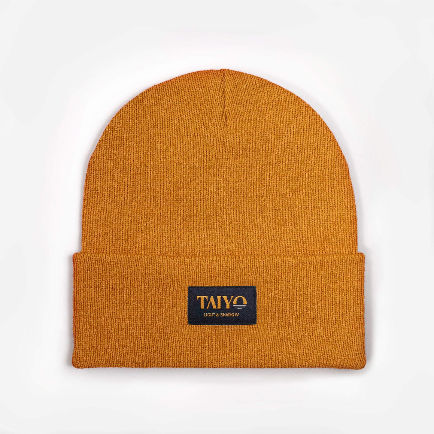 Bonnet jaune moutarde avec patch bleu marine en polyester recyclé