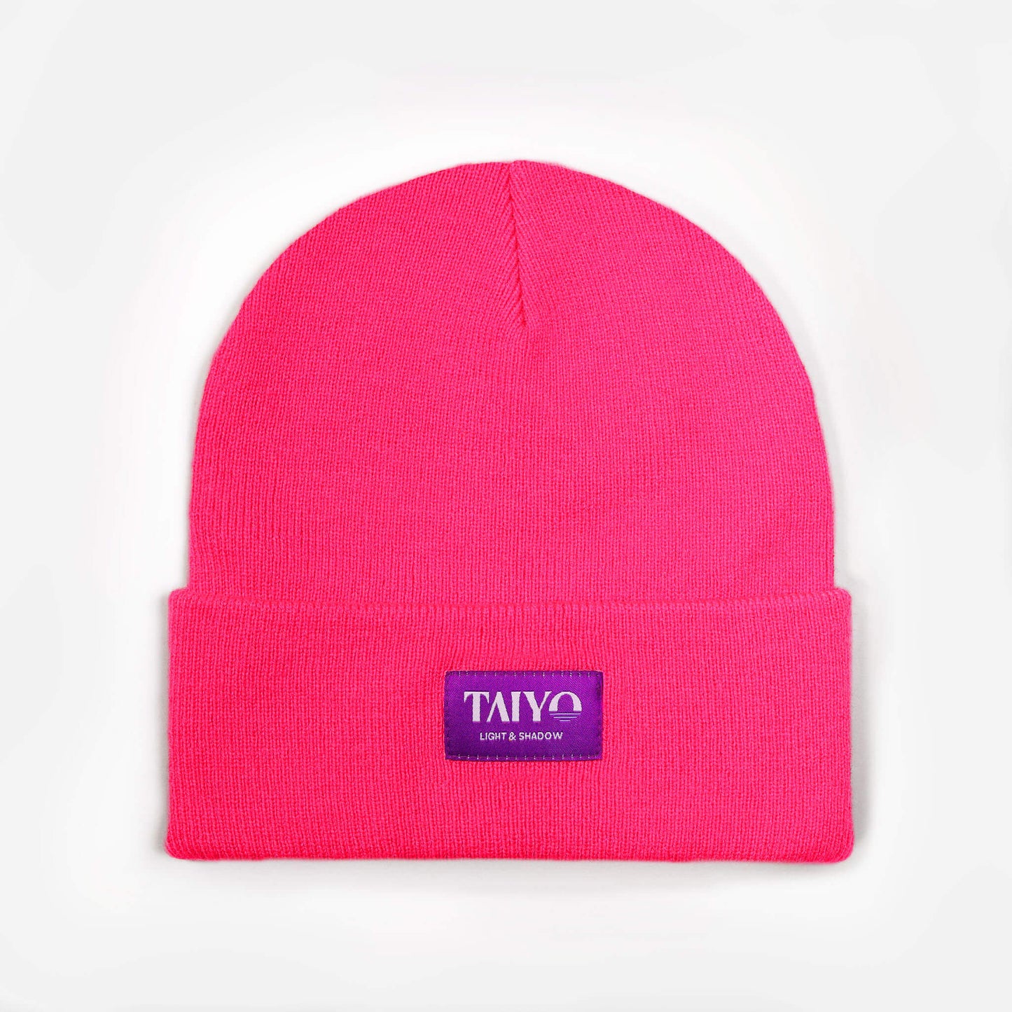 Bonnet rose fluo avec patch violet