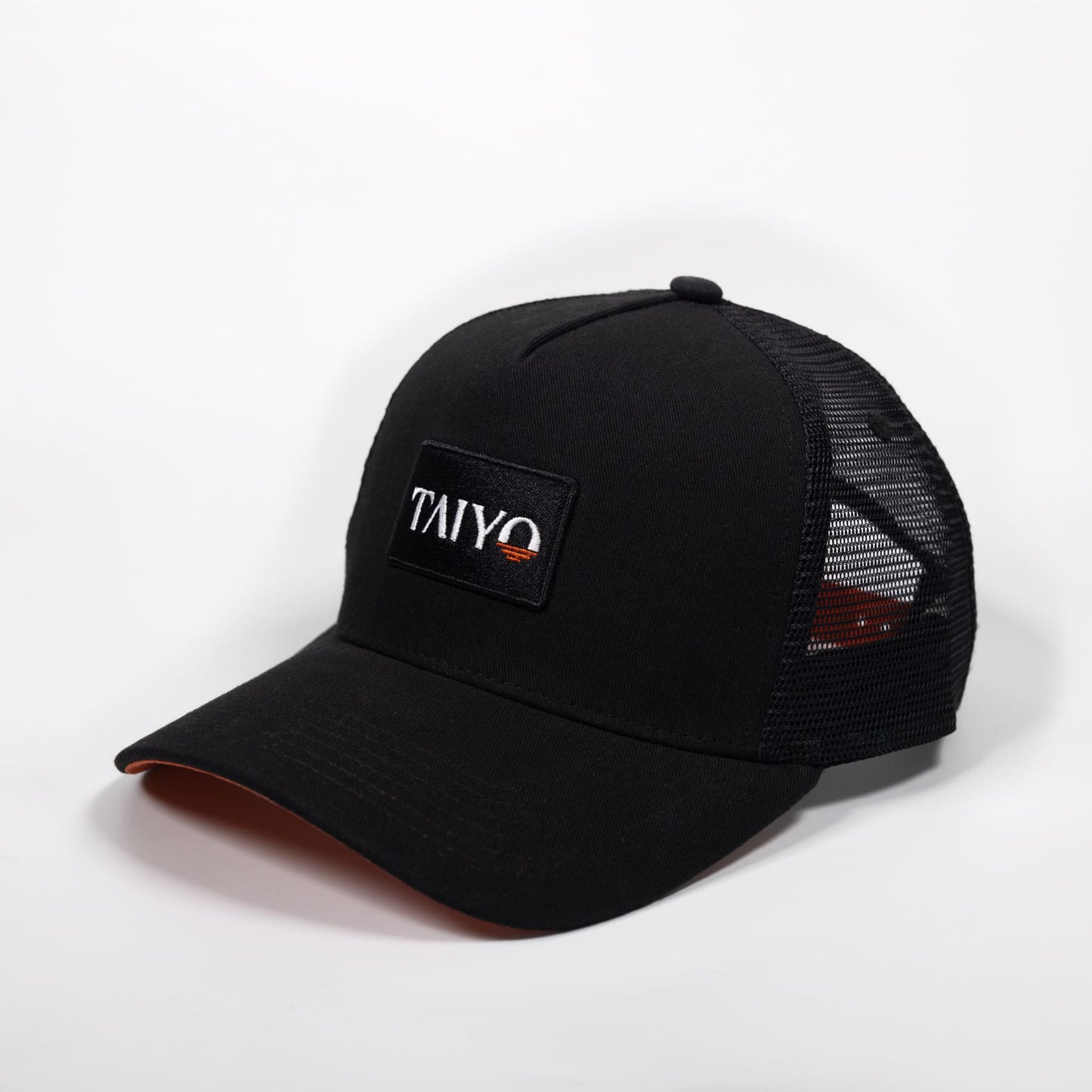 casquette trucker noir et orange