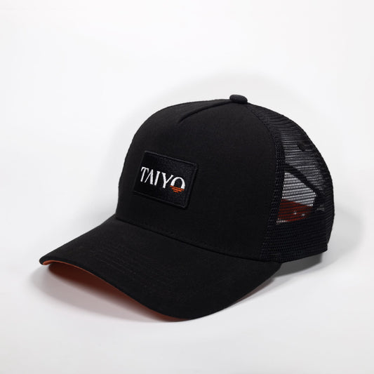 casquette trucker noir et orange