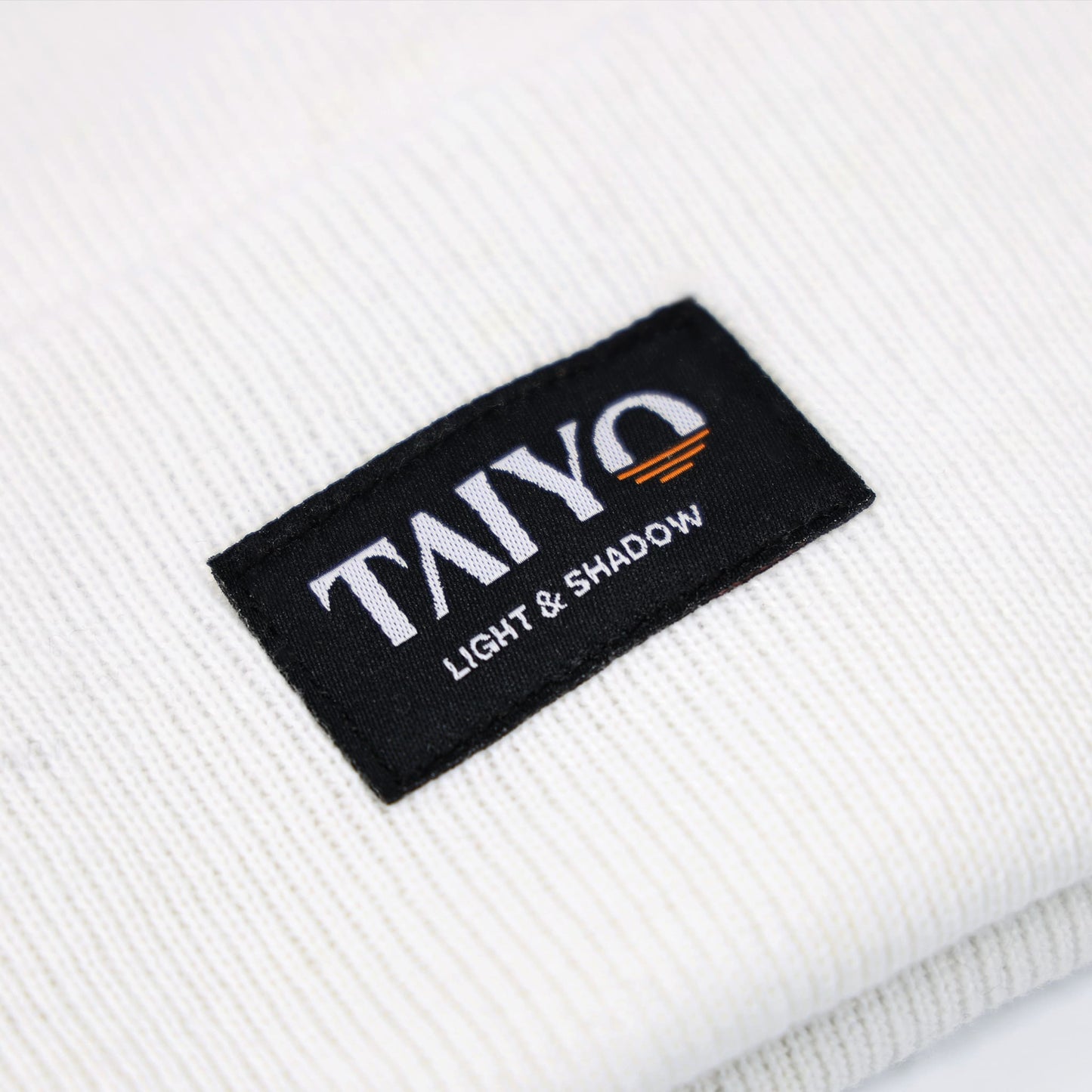 Tessy Cuff Beanie White / Black