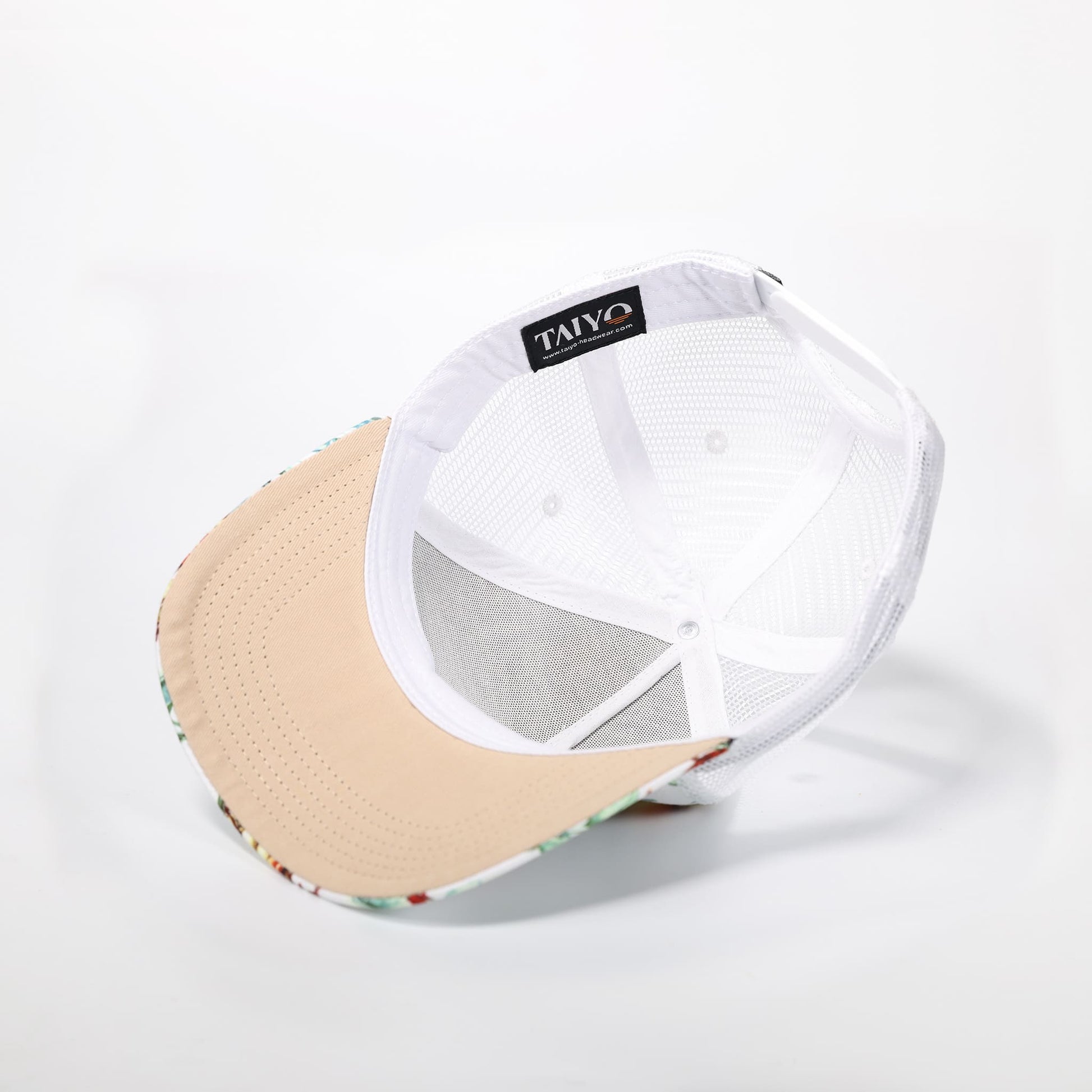 dessous visière beige