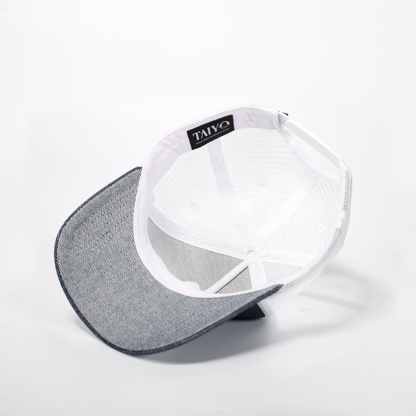 casquette trucker en jean bleu